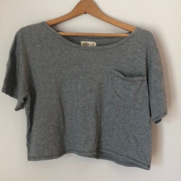 Hollister Tops - Hollister T-Shirt Cropped Gray SZ Medium Short Sleeve